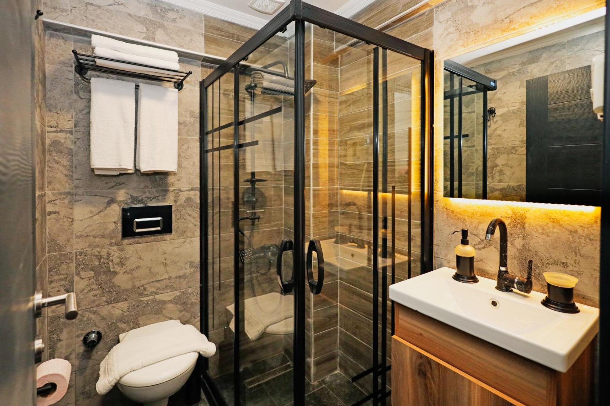 Galata Master Hotel Istanboel Buitenkant foto