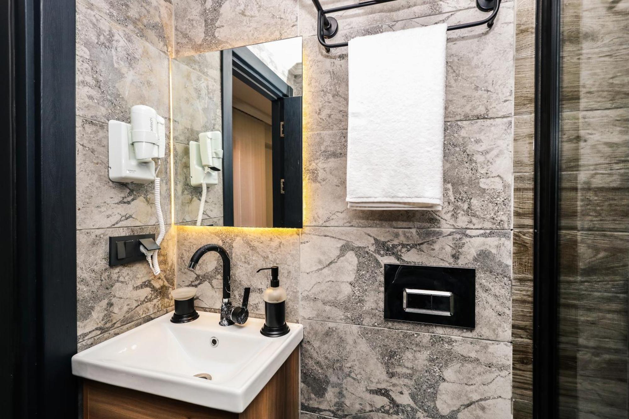 Galata Master Hotel Istanboel Buitenkant foto
